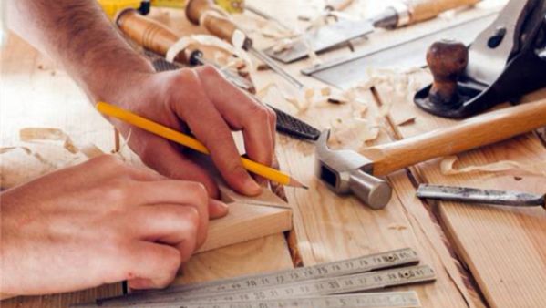 如何確保工程按期完工？